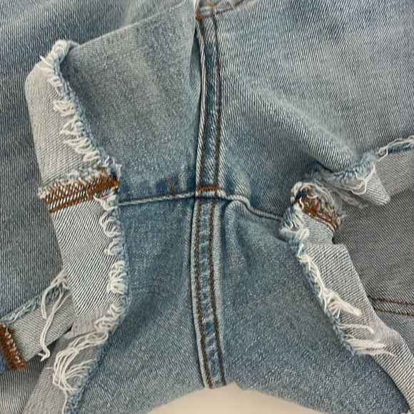 Madewell High-Rise Jean Short - Picture 10 of 12